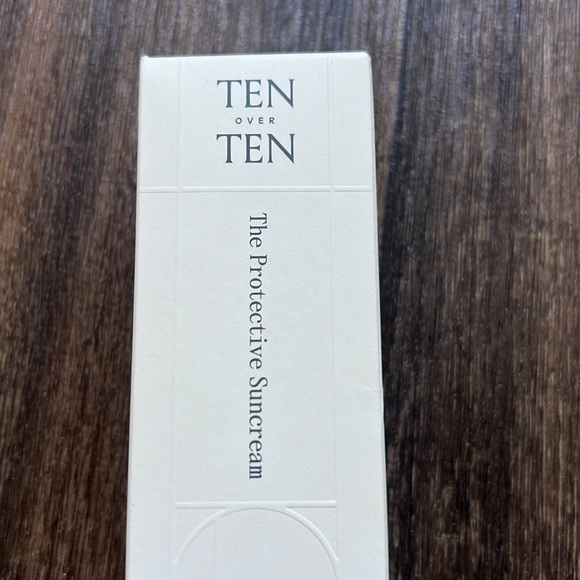Ten over Ten Sunscreen - Picture 2 of 4
